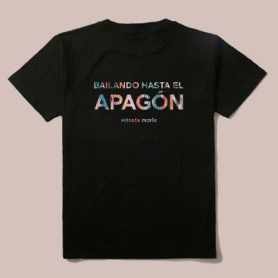 Camiseta Bailando Hasta el Apagón – Unisex