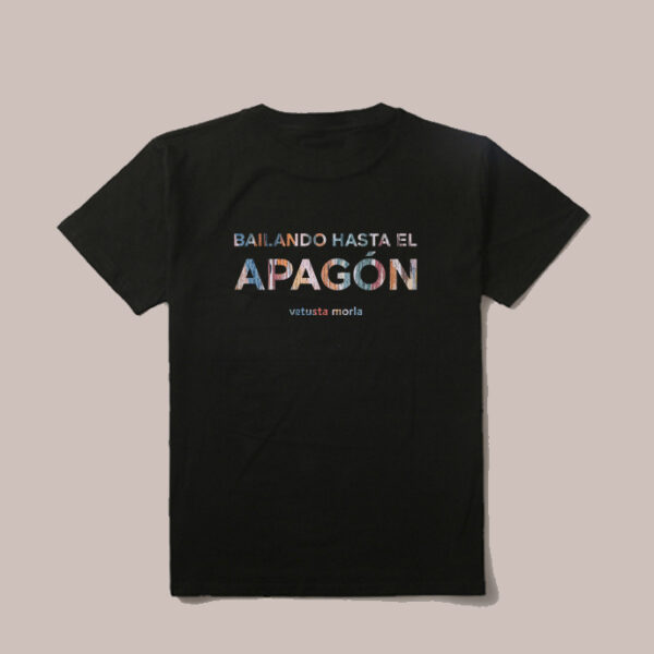 Camiseta negra Bailando Hasta el Apagón – Unisex